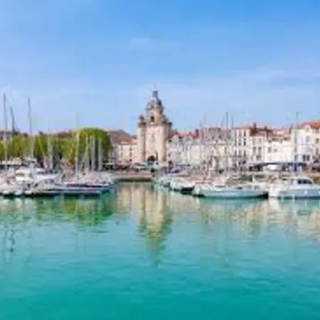 Cozy Nest With Balcony Steps From The * La Rochelle (Charente-Maritime)